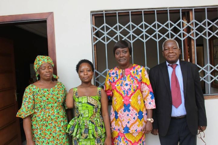 Solidarité : victime d’un accident de la circulation, une étudiante reçoit la visite de la Ministre Mariatou KONE